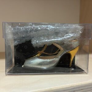 The Metropolitan Museum of Art Gold and Silver Shoe Ornament